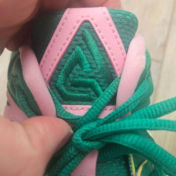 Nike Giannis Immortality green pink white mens basketball sneakers sz 7.5 wicked